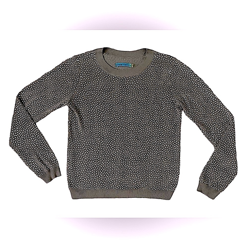 ALICE + OLIVIA RHINESTONE SILVER AND GRAY STUDDED SWEATER CREW NECK SIZE MEDIUM